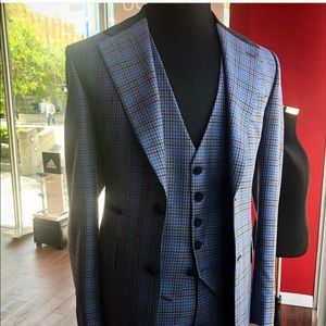 $1,295 3P Bespoke Custom Suede Collar Suit 48R